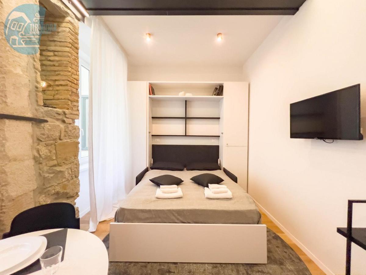 Imbriani 2 Tirabora Short Rent Apartment Trieste Bagian luar foto